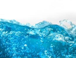 Symbolbild Wasser, Foto von Daniel Sinoca auf Unsplash